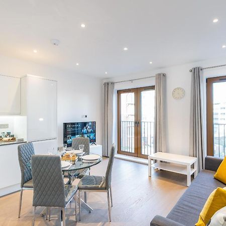 St Albans 2 Bed Luxury City Apartment, 5 Mins Walk To Train & Allocated Parking 外观 照片