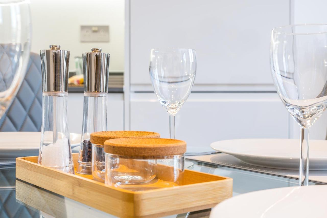 St Albans 2 Bed Luxury City Apartment, 5 Mins Walk To Train & Allocated Parking 外观 照片