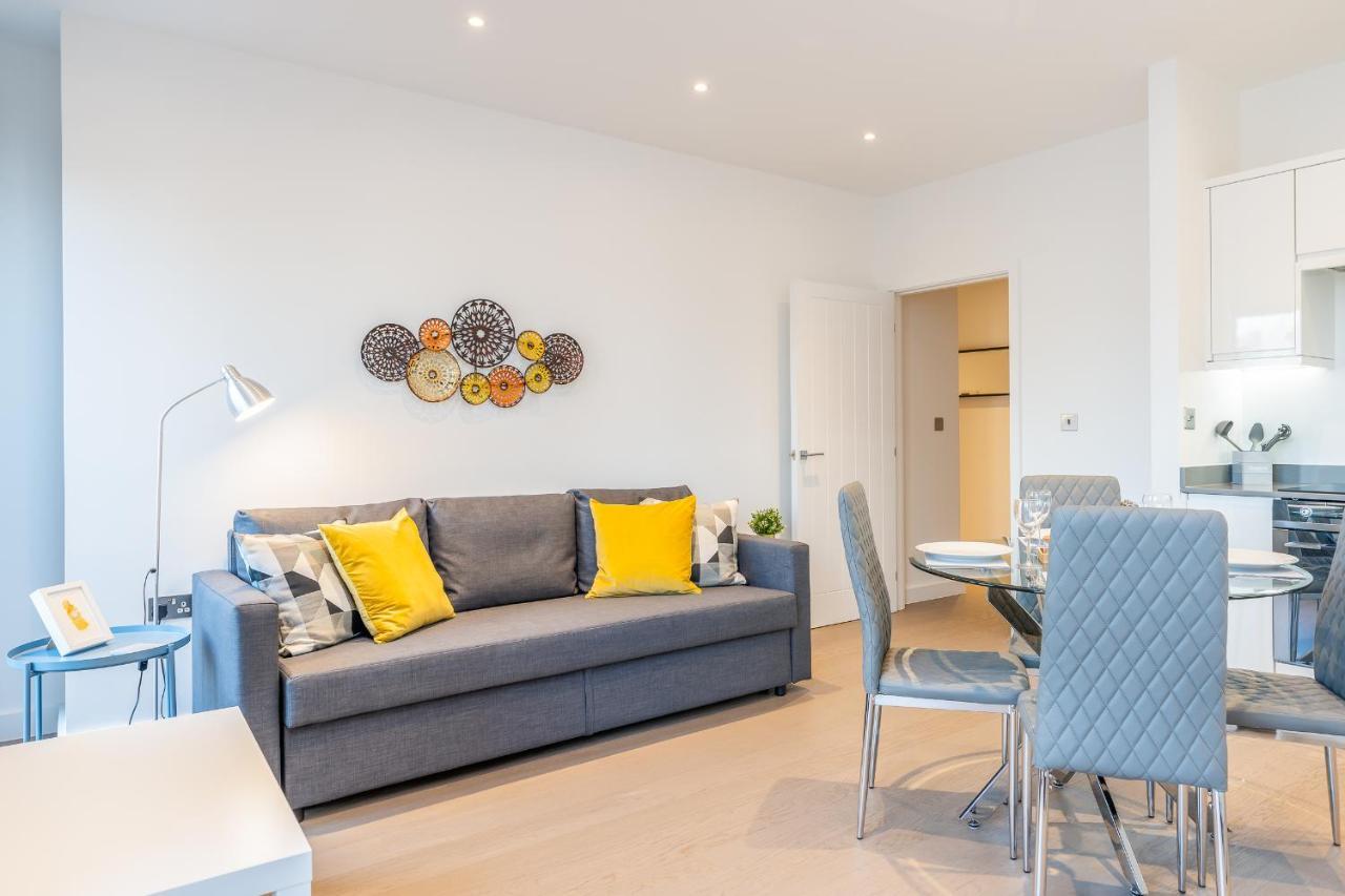St Albans 2 Bed Luxury City Apartment, 5 Mins Walk To Train & Allocated Parking 外观 照片