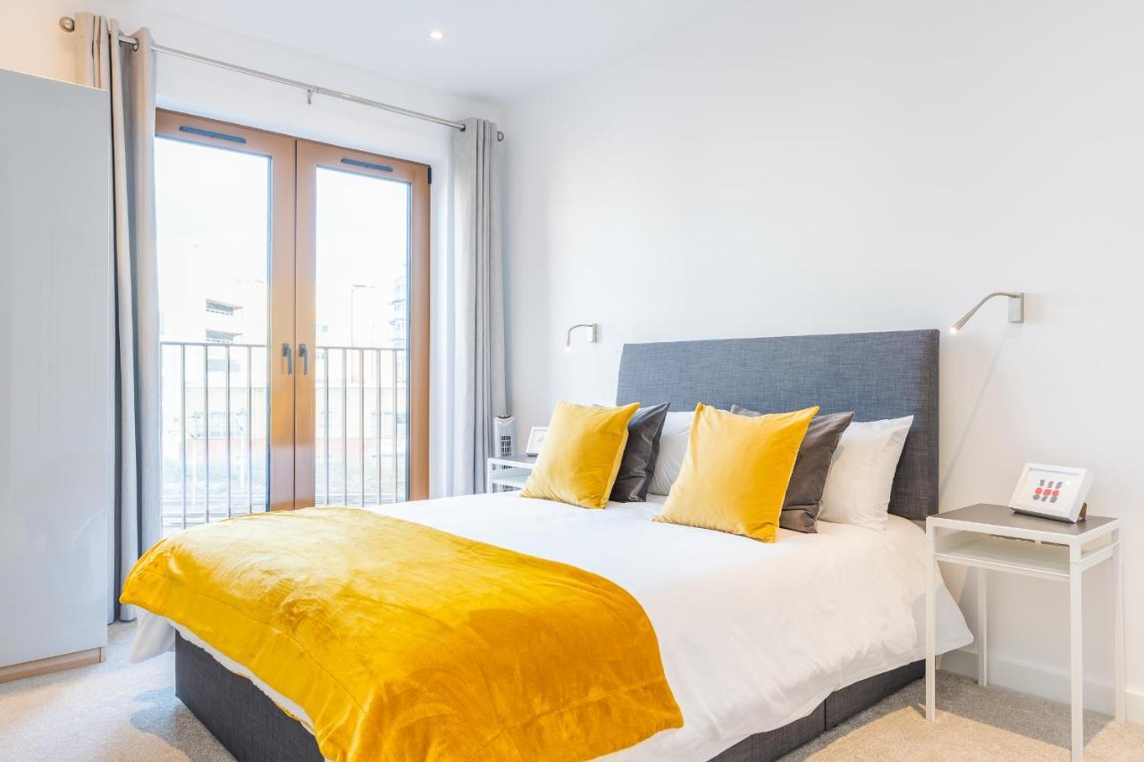 St Albans 2 Bed Luxury City Apartment, 5 Mins Walk To Train & Allocated Parking 外观 照片